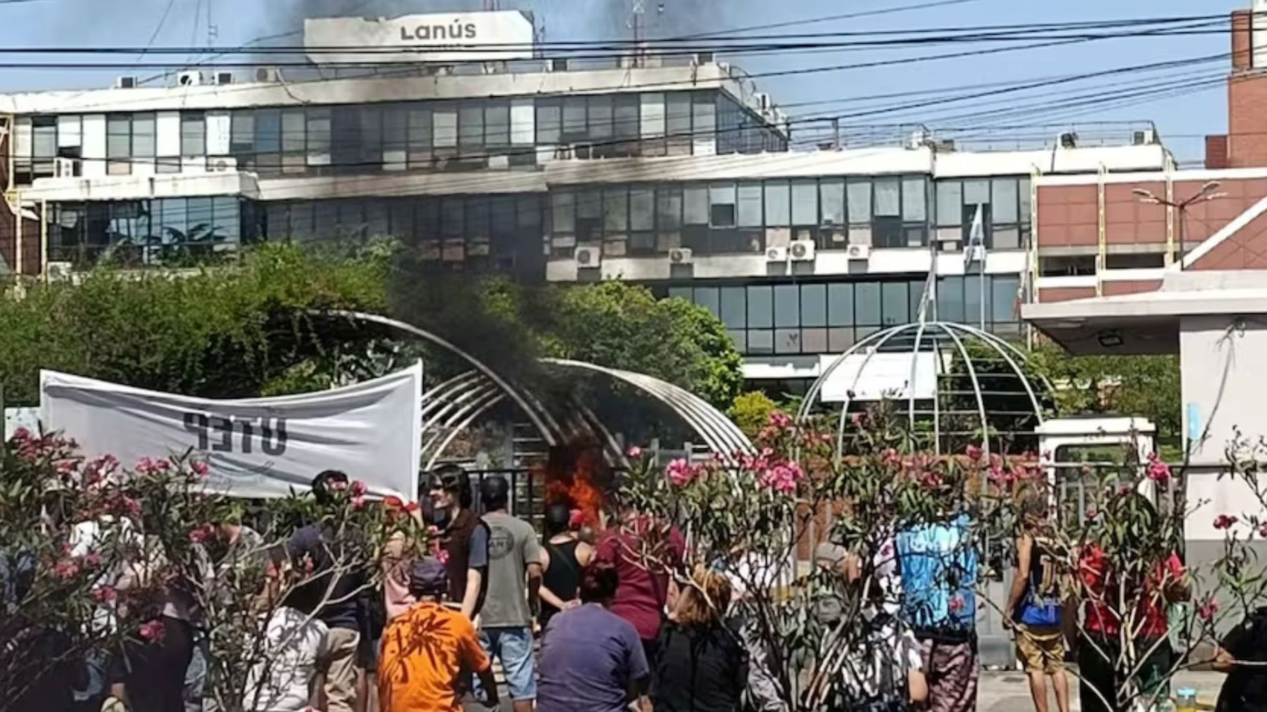 LANÚS: CONFLICTO CON MOVIMIENTOS SOCIALES
